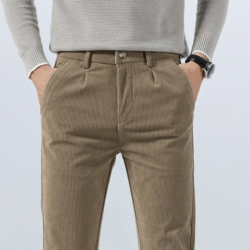 Calças de Veludo Cotelhado Slim Fit