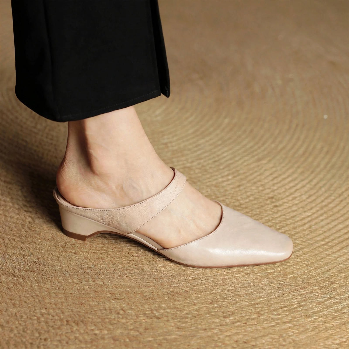Mules Cavie in vera pelle con punta quadrata