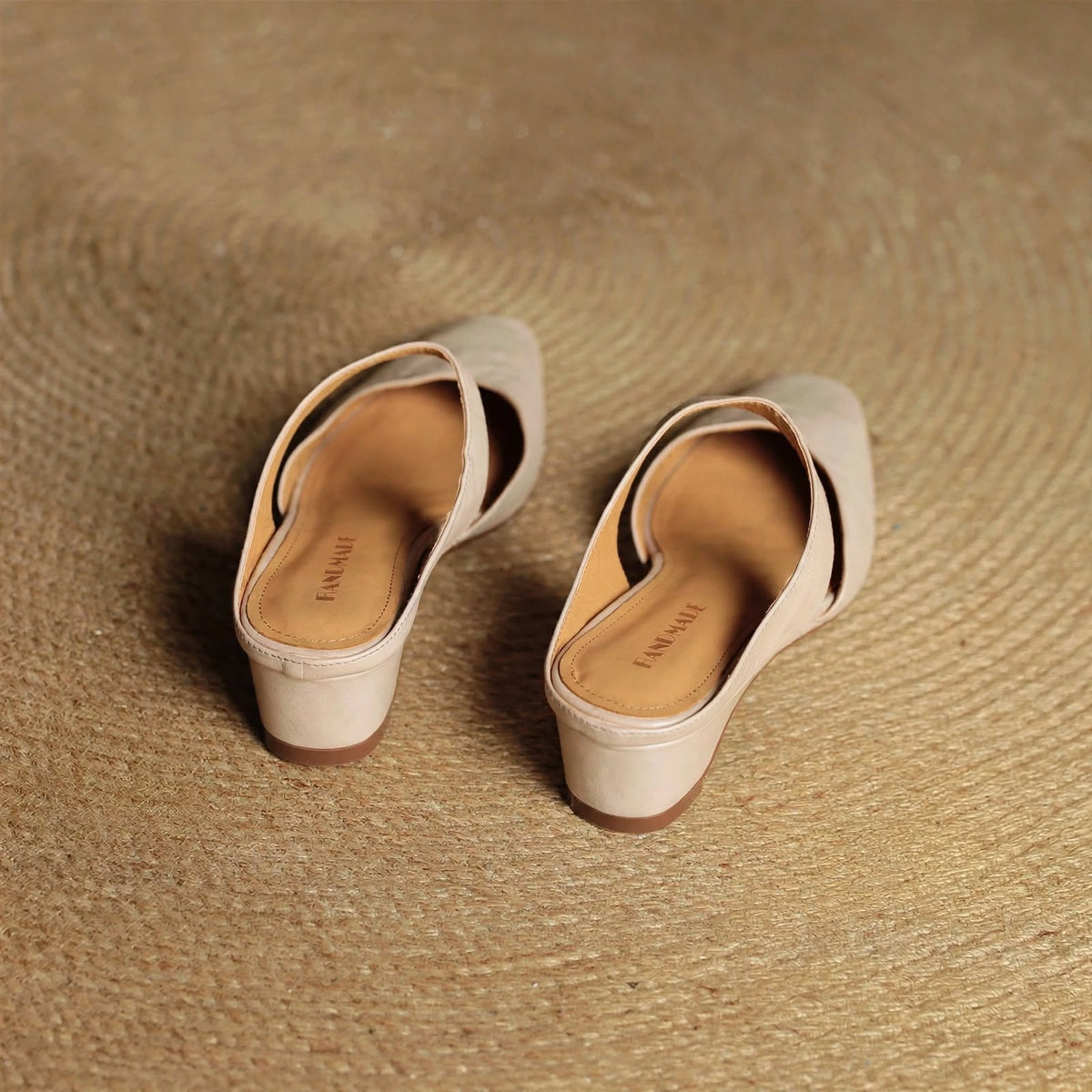 Mules Cavie in vera pelle con punta quadrata