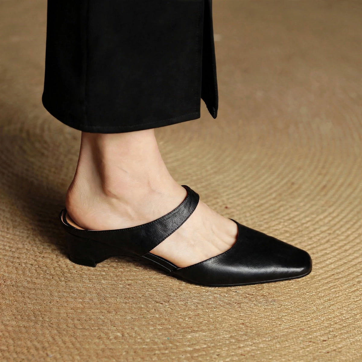 Mules Cavie in vera pelle con punta quadrata