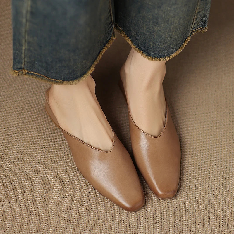 Mules Iris de cuero genuino con punta cincelada