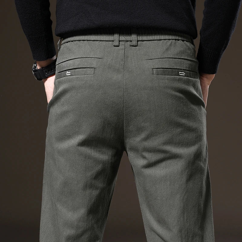 Pantaloni dal taglio classico