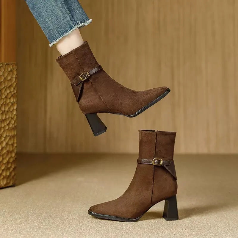 BOTAS COM TIRA BELLAVERE