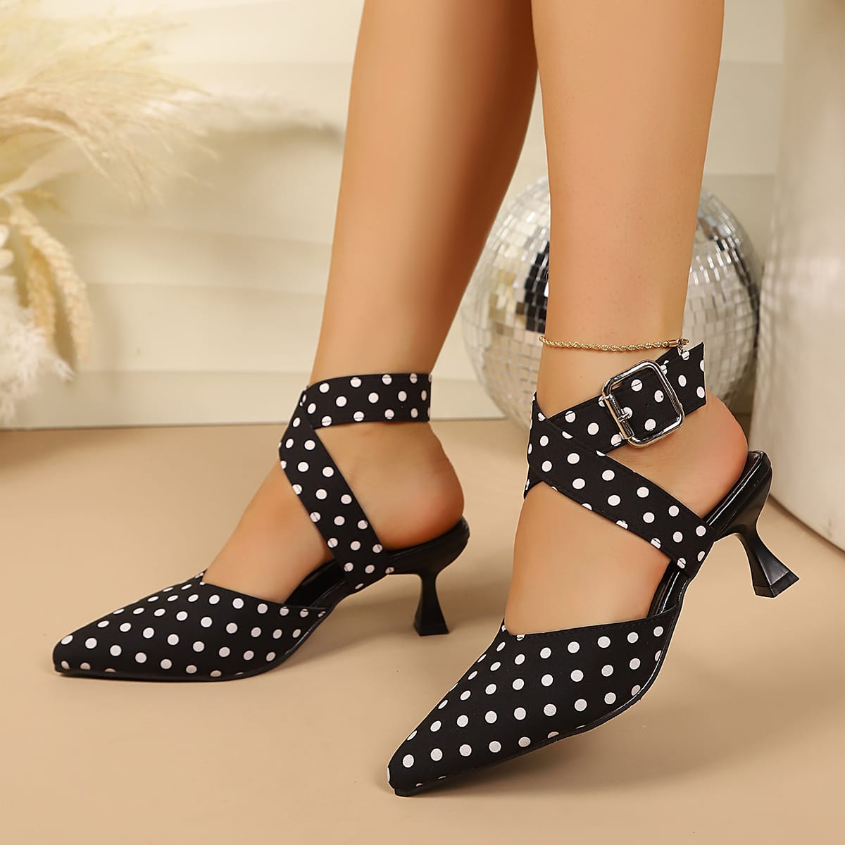 Vivienne kitten heel