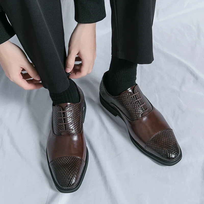 Slyther Brogues i äkta läder