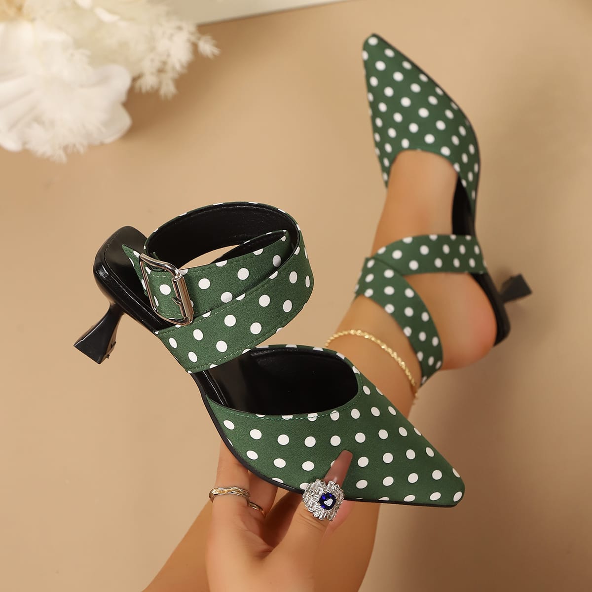 Vivienne kitten heel