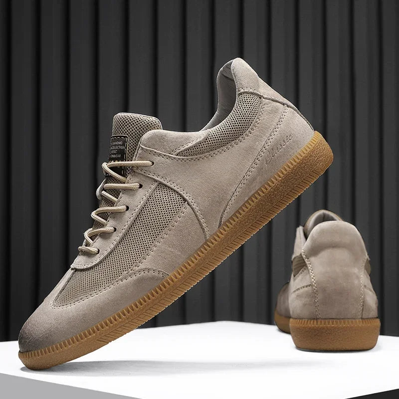 Sneaker aus Veloursleder