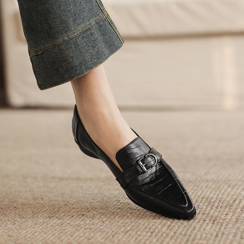 Mocassins Nova en cuir véritable à bout pointu