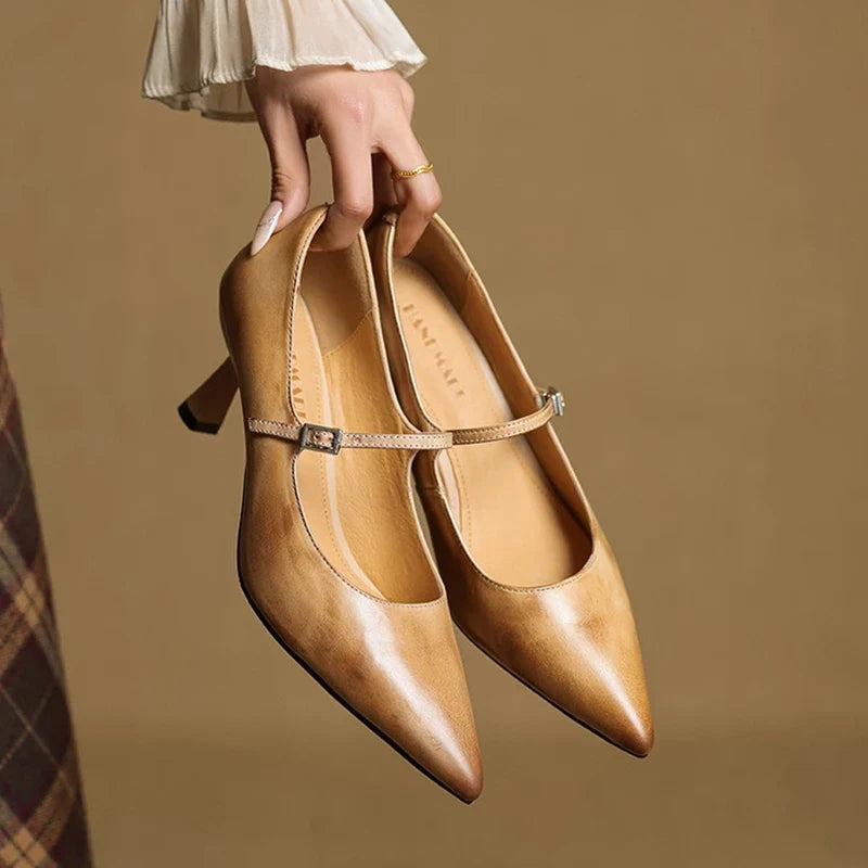 Selene pumps i äkta läder