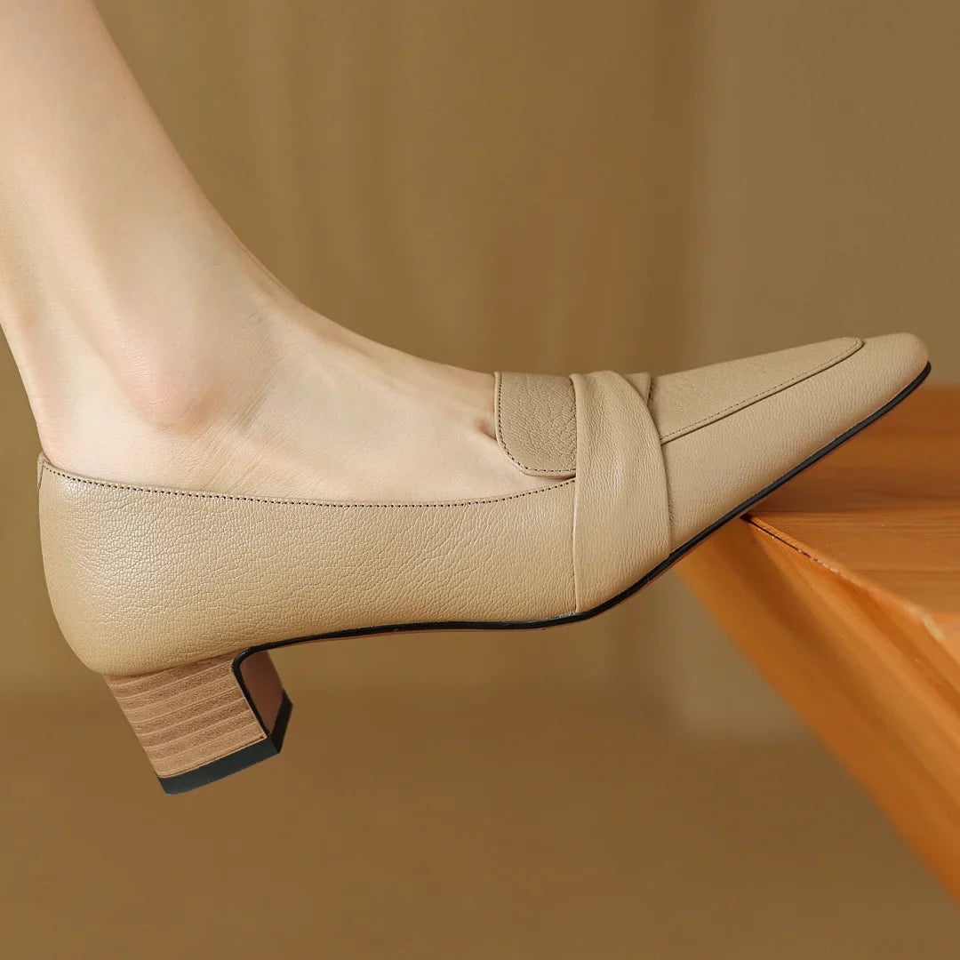 Naira pumps i äkta läder