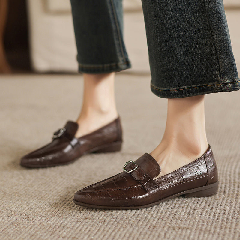 Mocassins Nova en cuir véritable à bout pointu