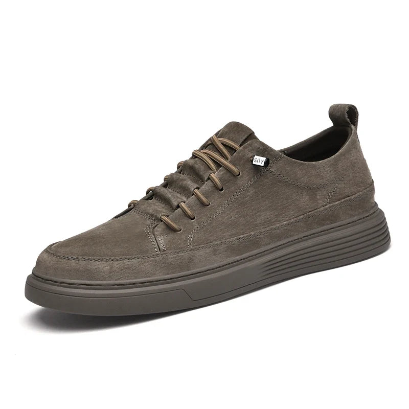 Chaussure en cuir velours