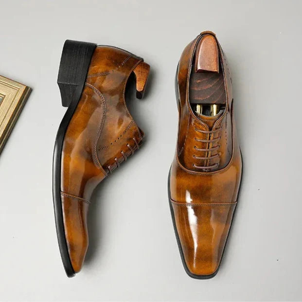 Sapatos de vestir Marcona em pele genuína