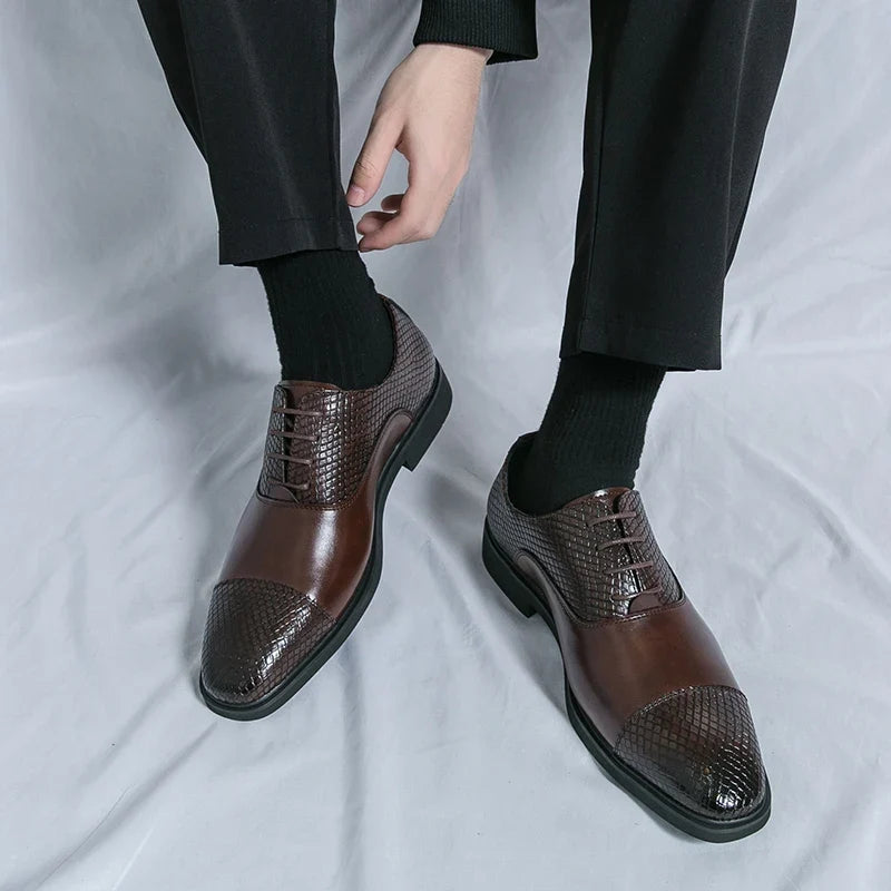 Slyther Brogues i äkta läder