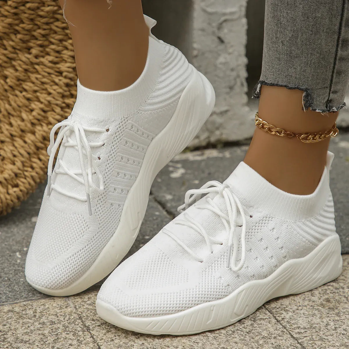 Aira Flow Sneaker