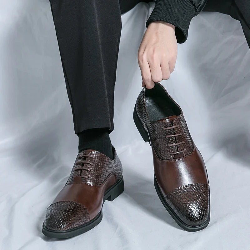 Slyther Brogues i äkta läder
