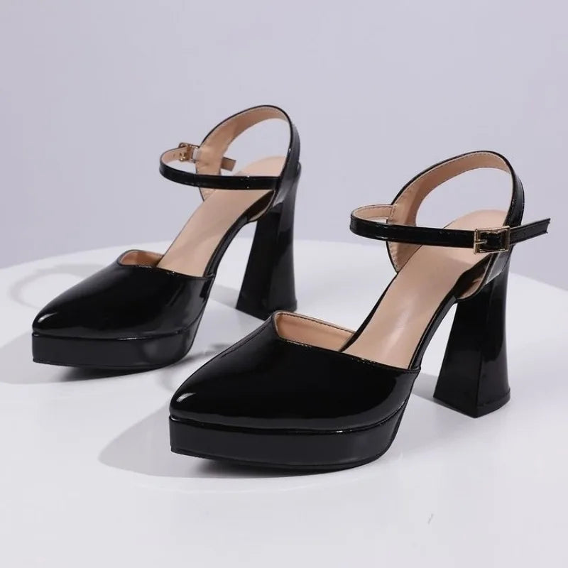 PRAVIA HEELS