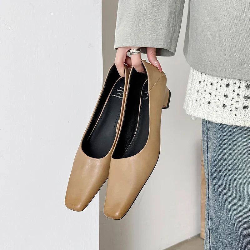 Nicole pumps i äkta läder