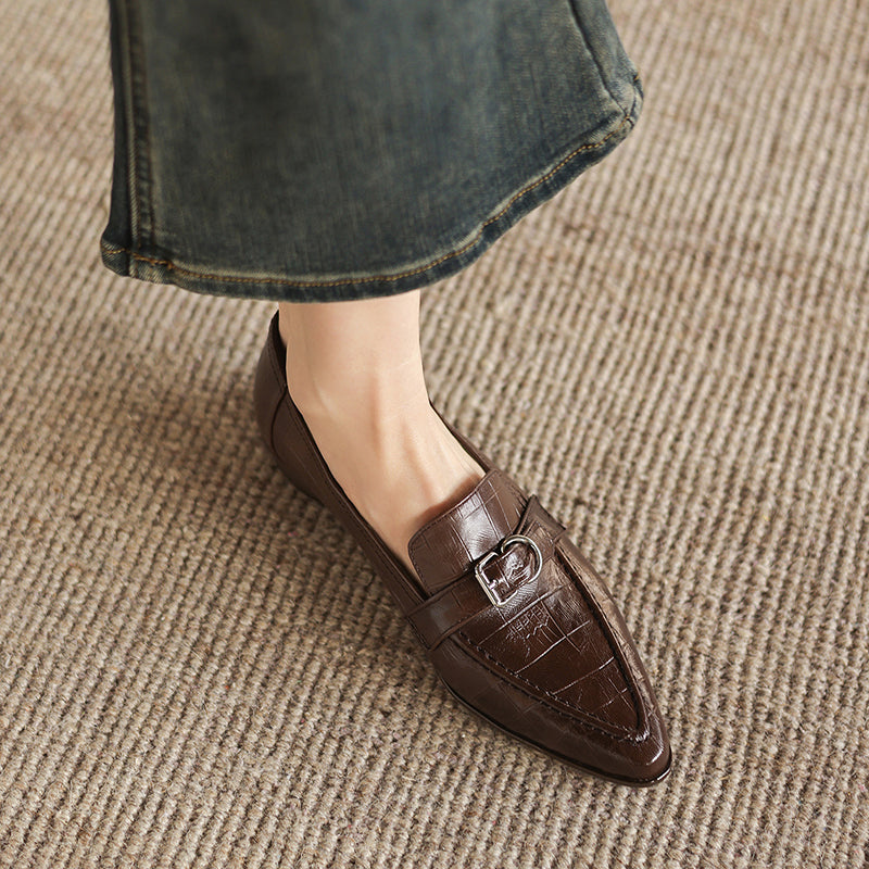 Mocassins Nova en cuir véritable à bout pointu