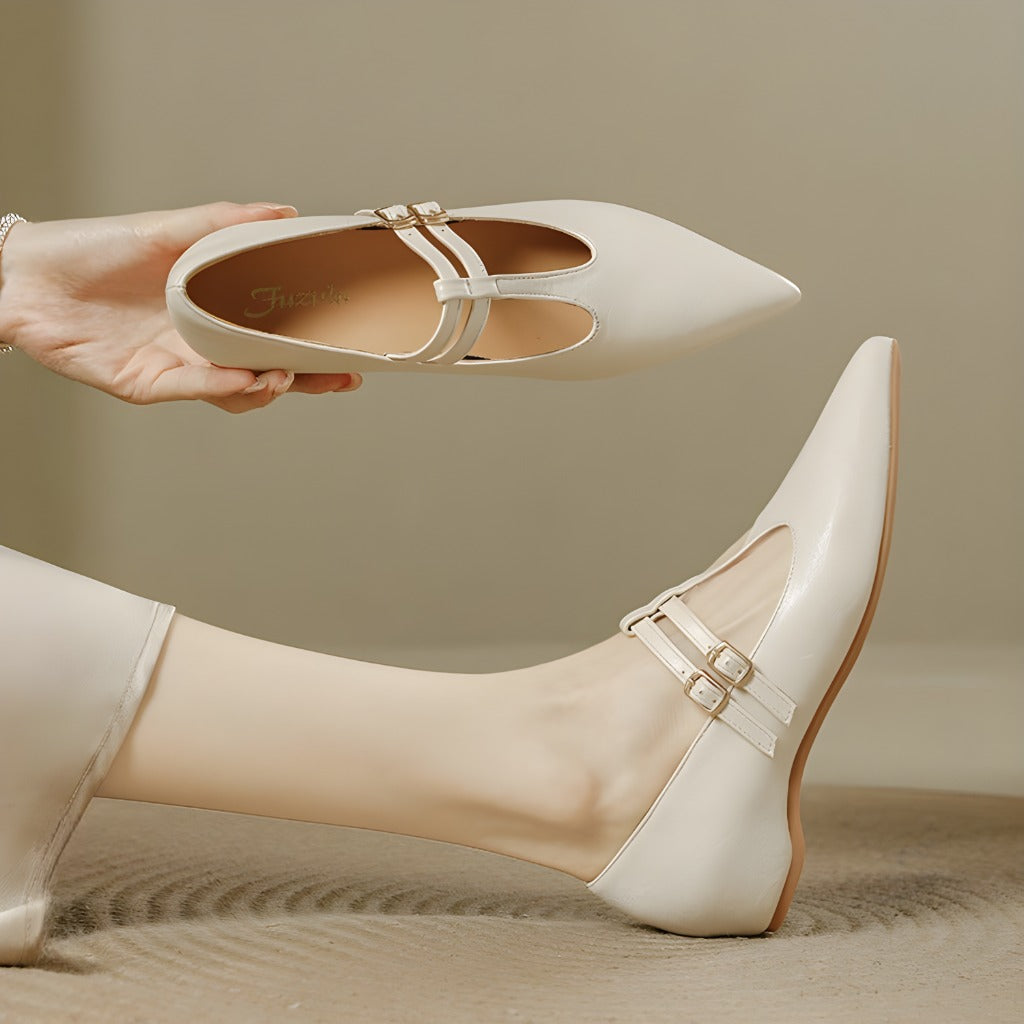 Tacones de cuero con doble tira en T Olara