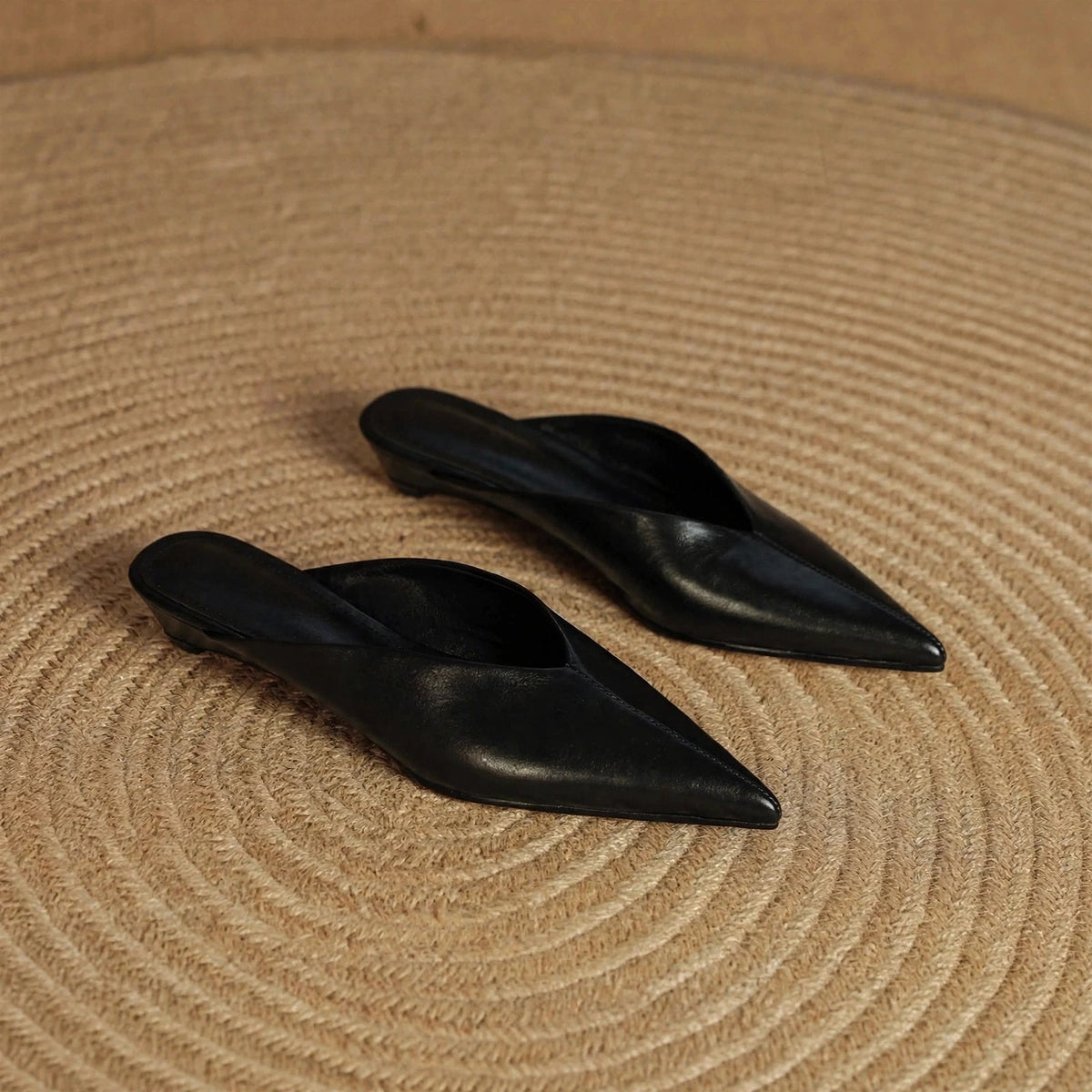 Mules Lema em pele brilhante com biqueira fina