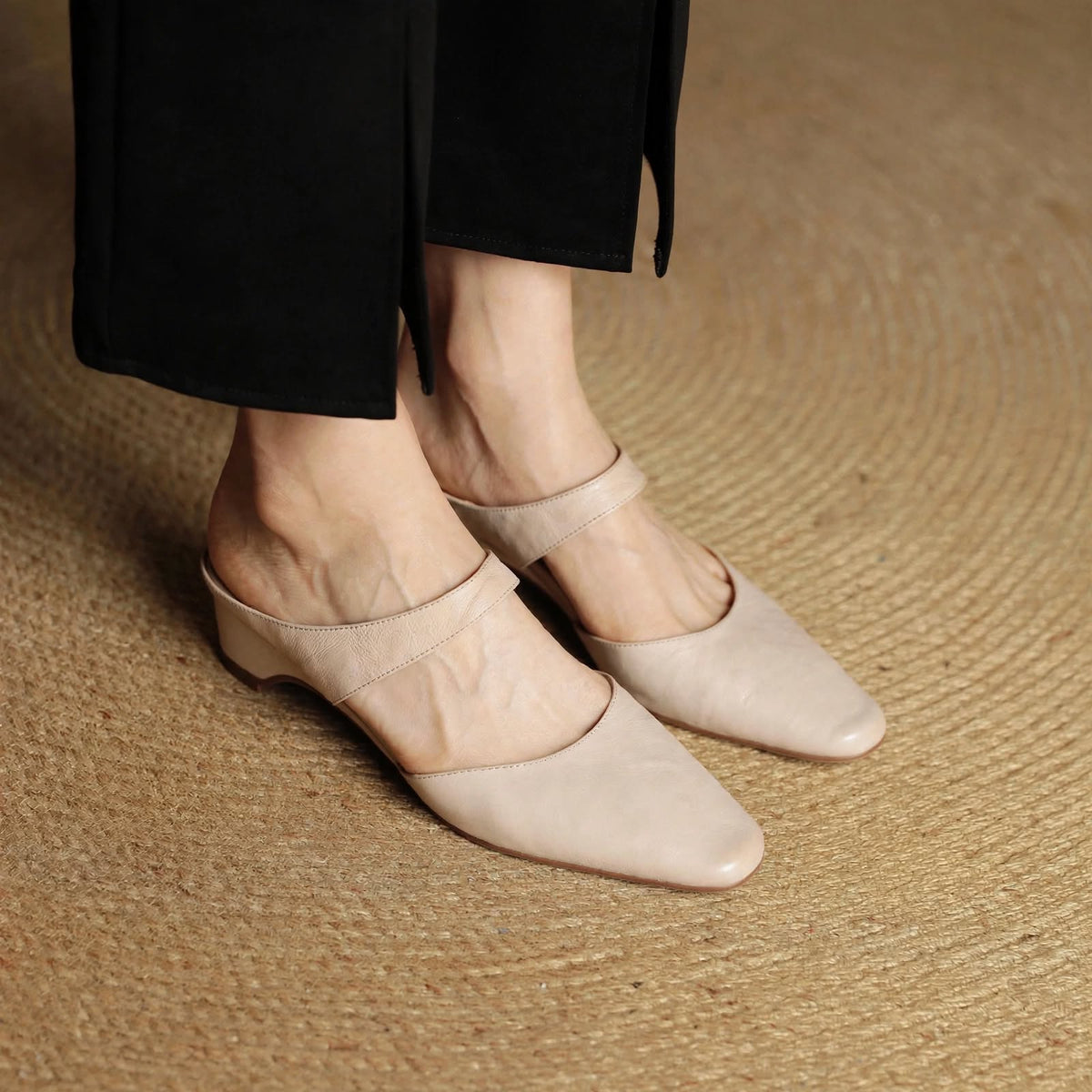 Mules Cavie in vera pelle con punta quadrata