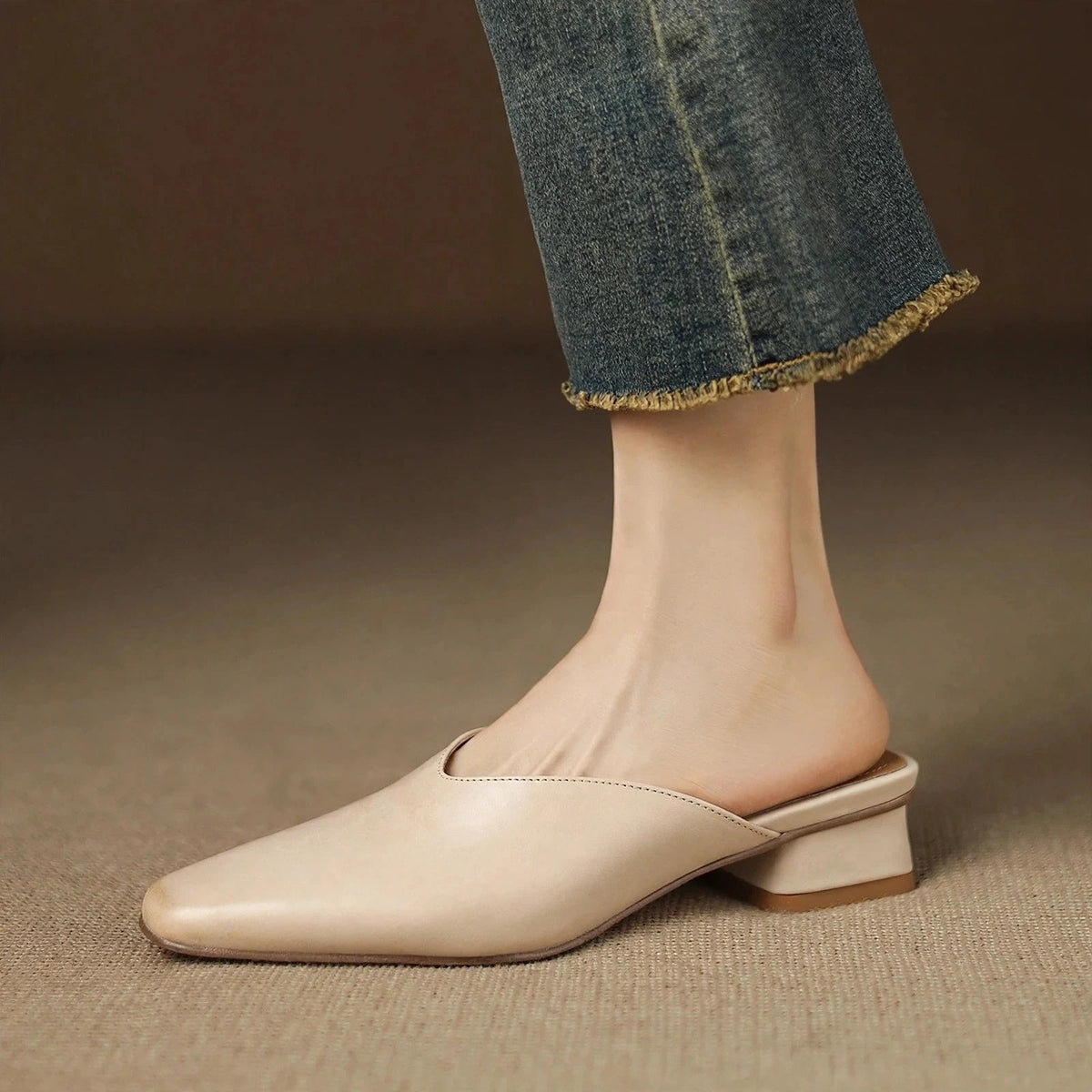 Mules Iris de cuero genuino con punta cincelada
