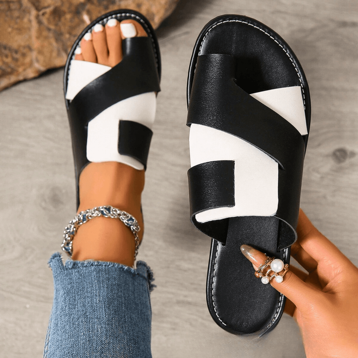 EVELINE LEATHER SLIDES - ARDEN ROVE