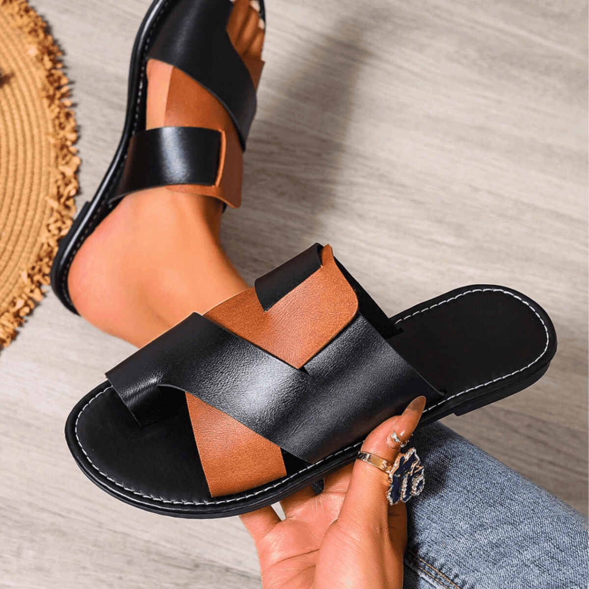 EVELINE LEATHER SLIDES - ARDEN ROVE