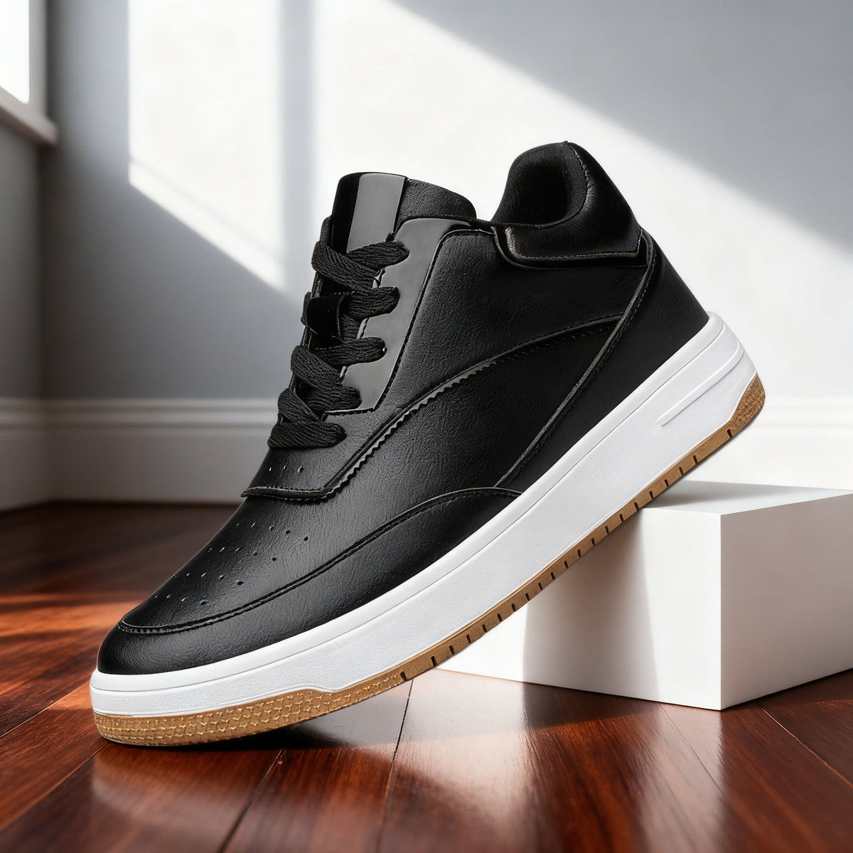 Desmond Miles Sneaker