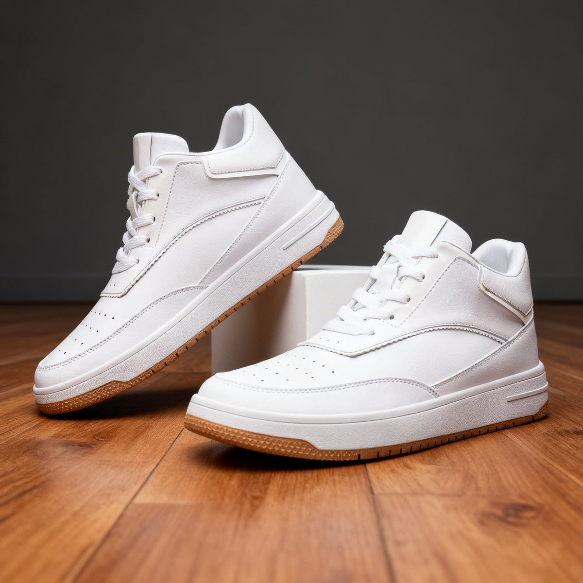 Desmond Miles Sneaker