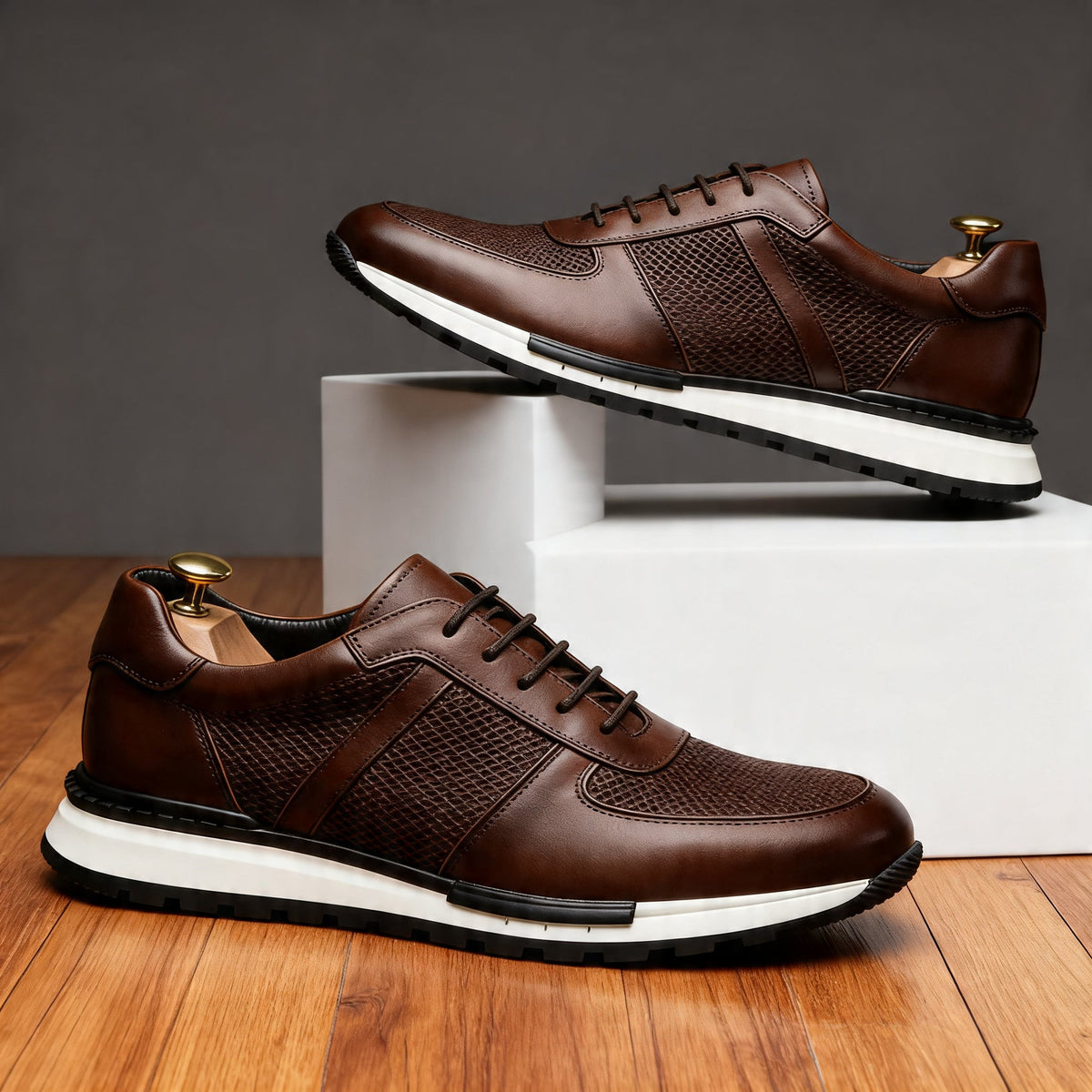 Daniel T. Brooks Leren Sneakers