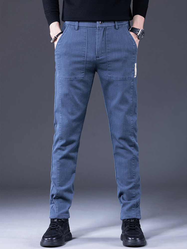 Pantaloni dal taglio slim