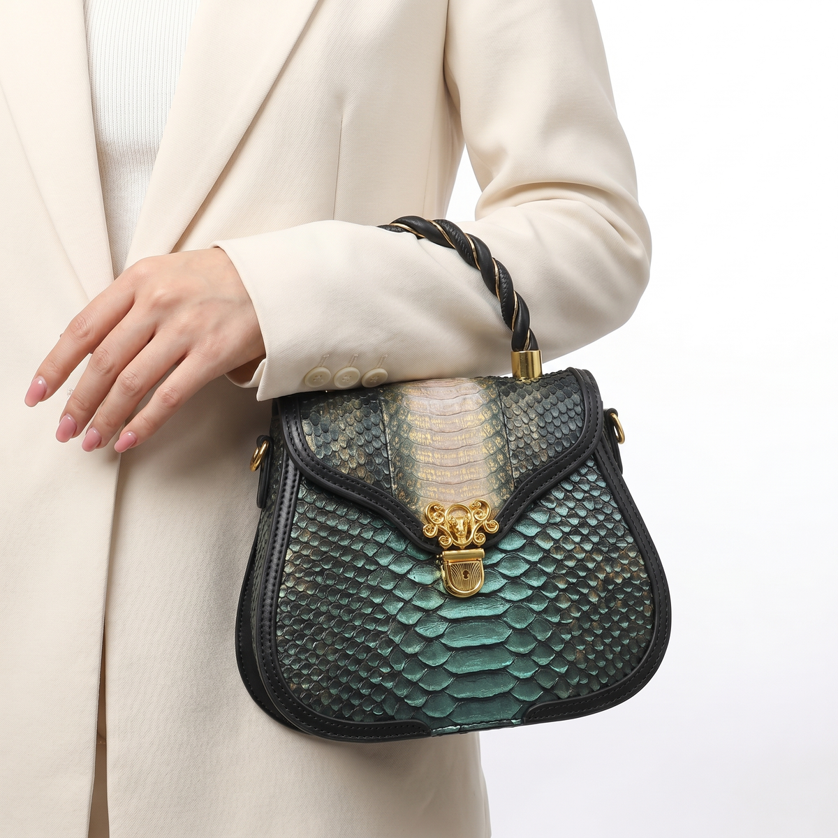Lucéline Tas
