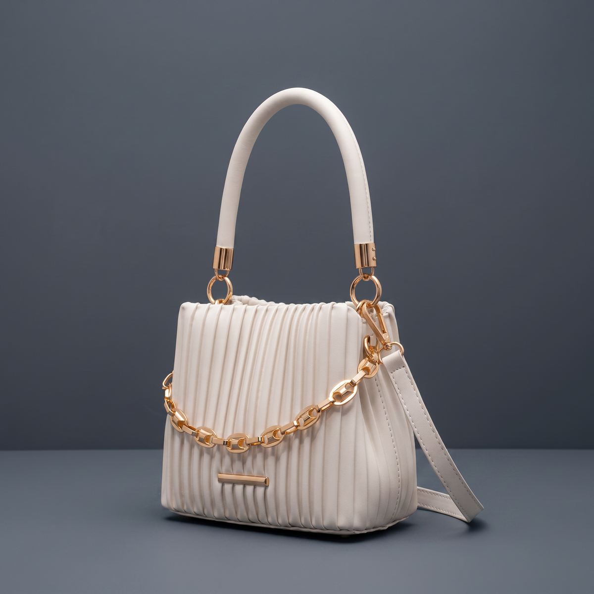 Zeina Tasche