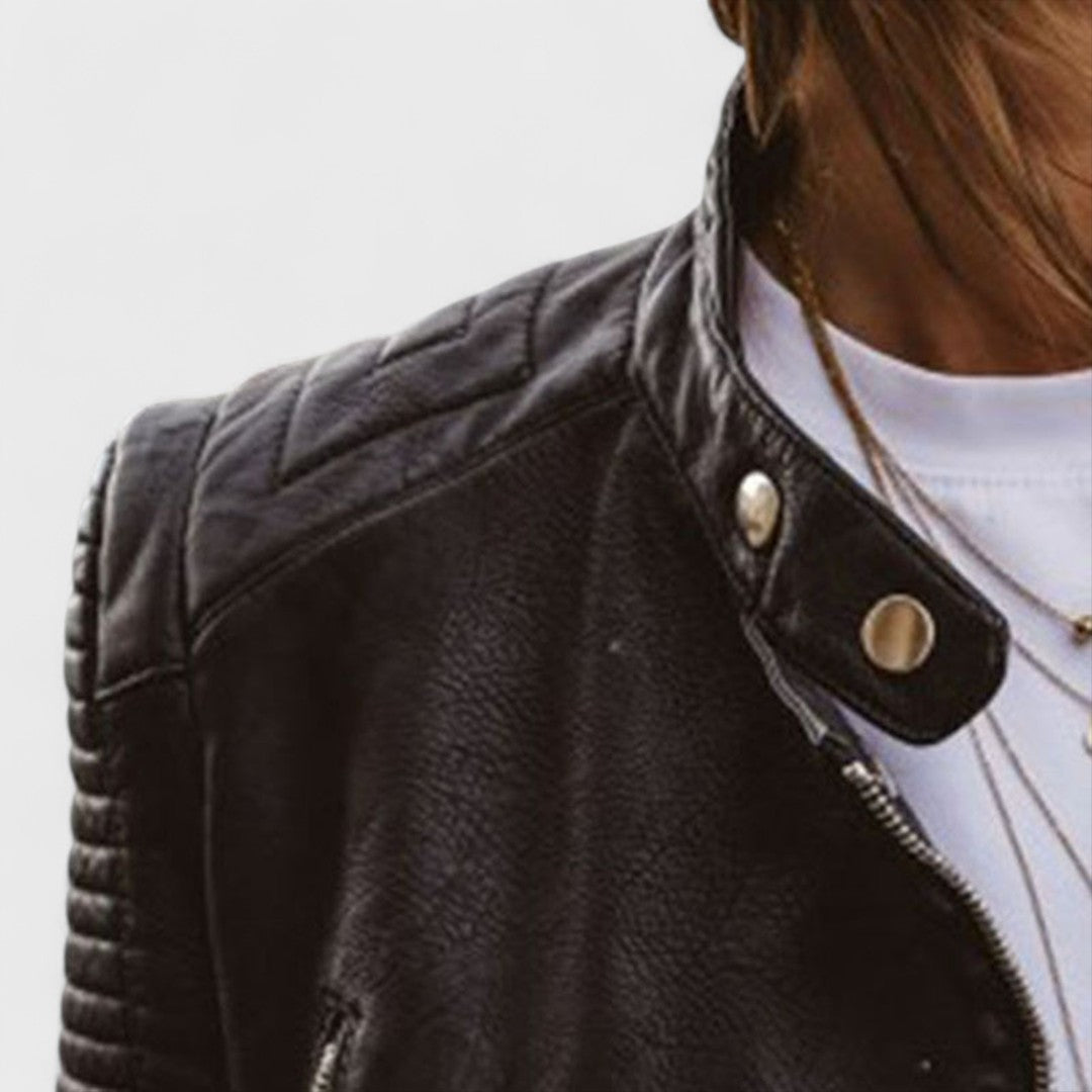 Chaqueta motera Gia con mangas acolchadas