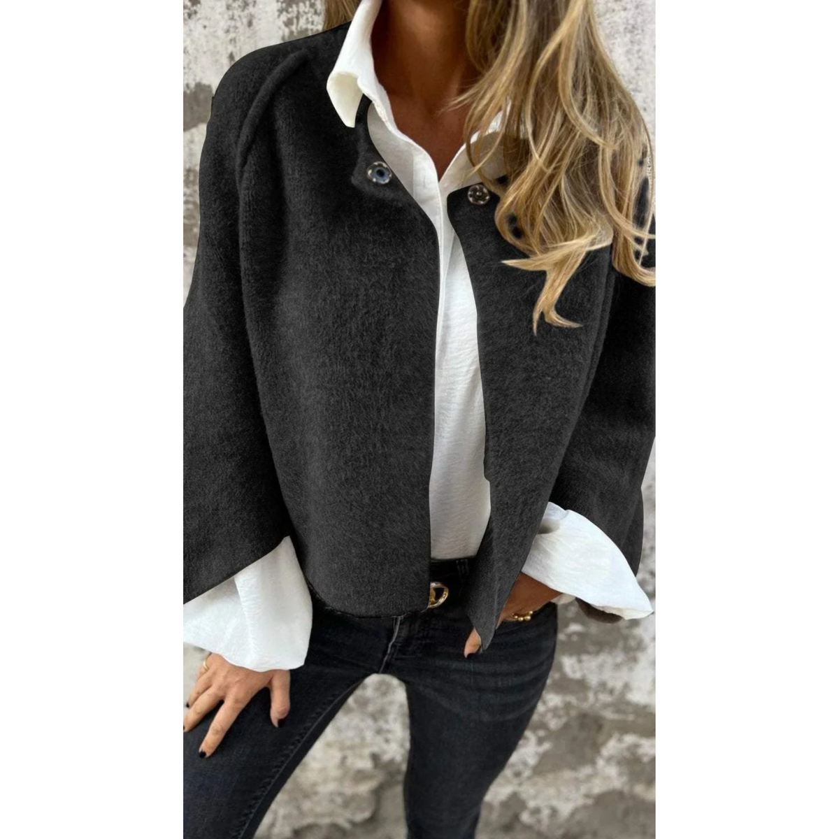 Chaqueta corta afelpada con botones a presión Cora