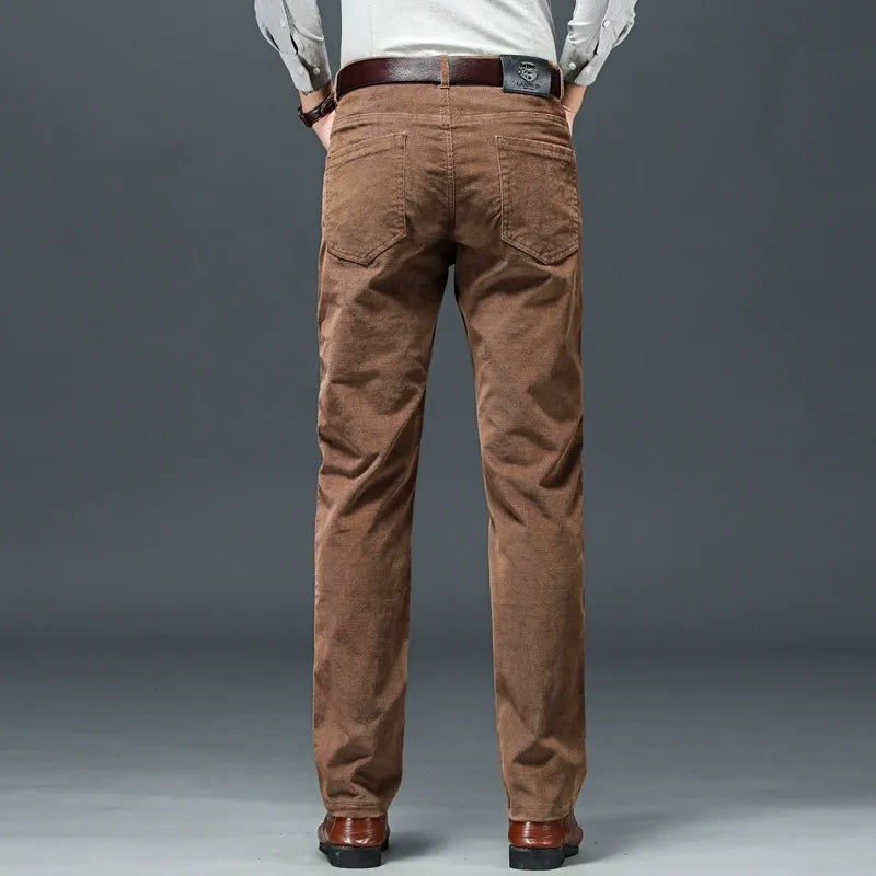 Pantalon en velours côtelé classique