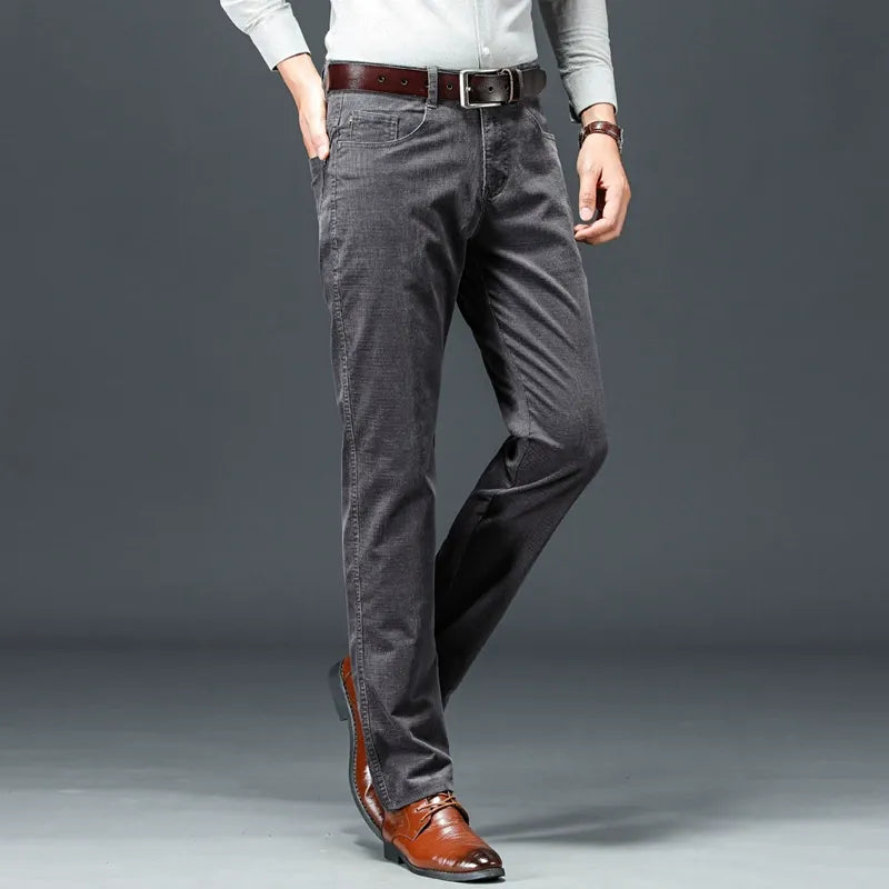 Pantalon en velours côtelé classique