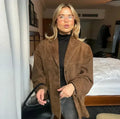 Lexie | Brun oversized blazer i mocka-look för dam