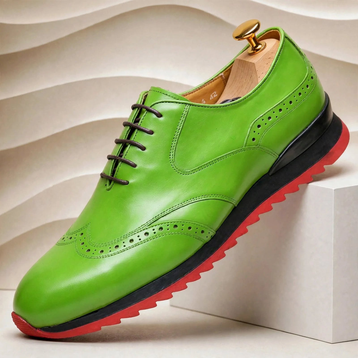 Sneakers Corvino in pelle di vacchetta