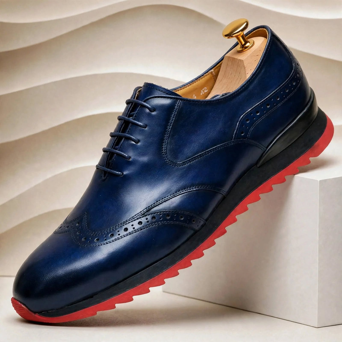 Sneakers Corvino in pelle di vacchetta