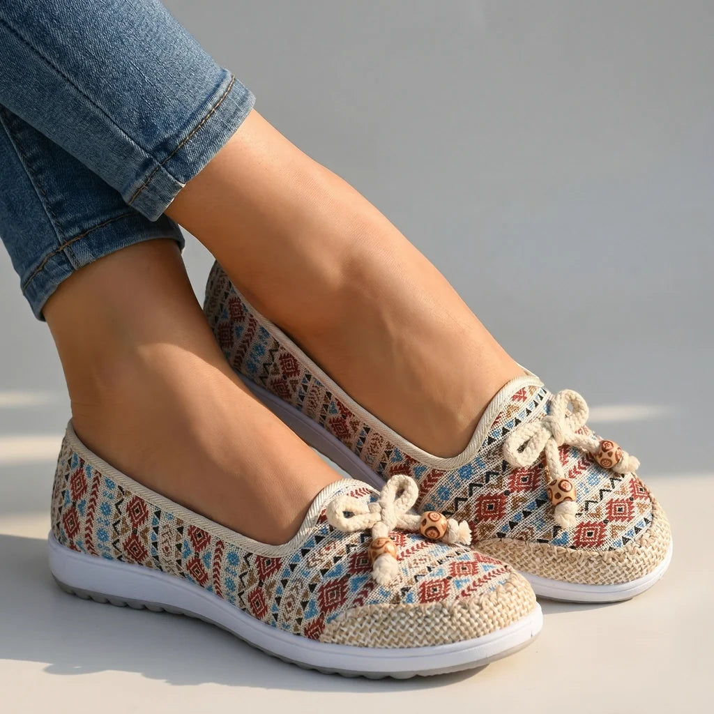 Enya broderade platta skor