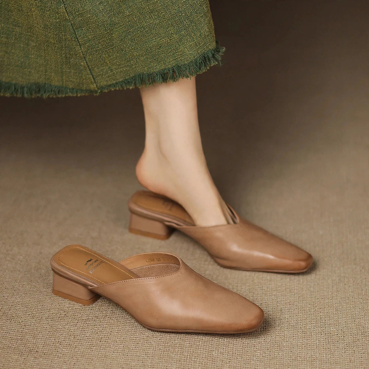 Mules Iris de cuero genuino con punta cincelada