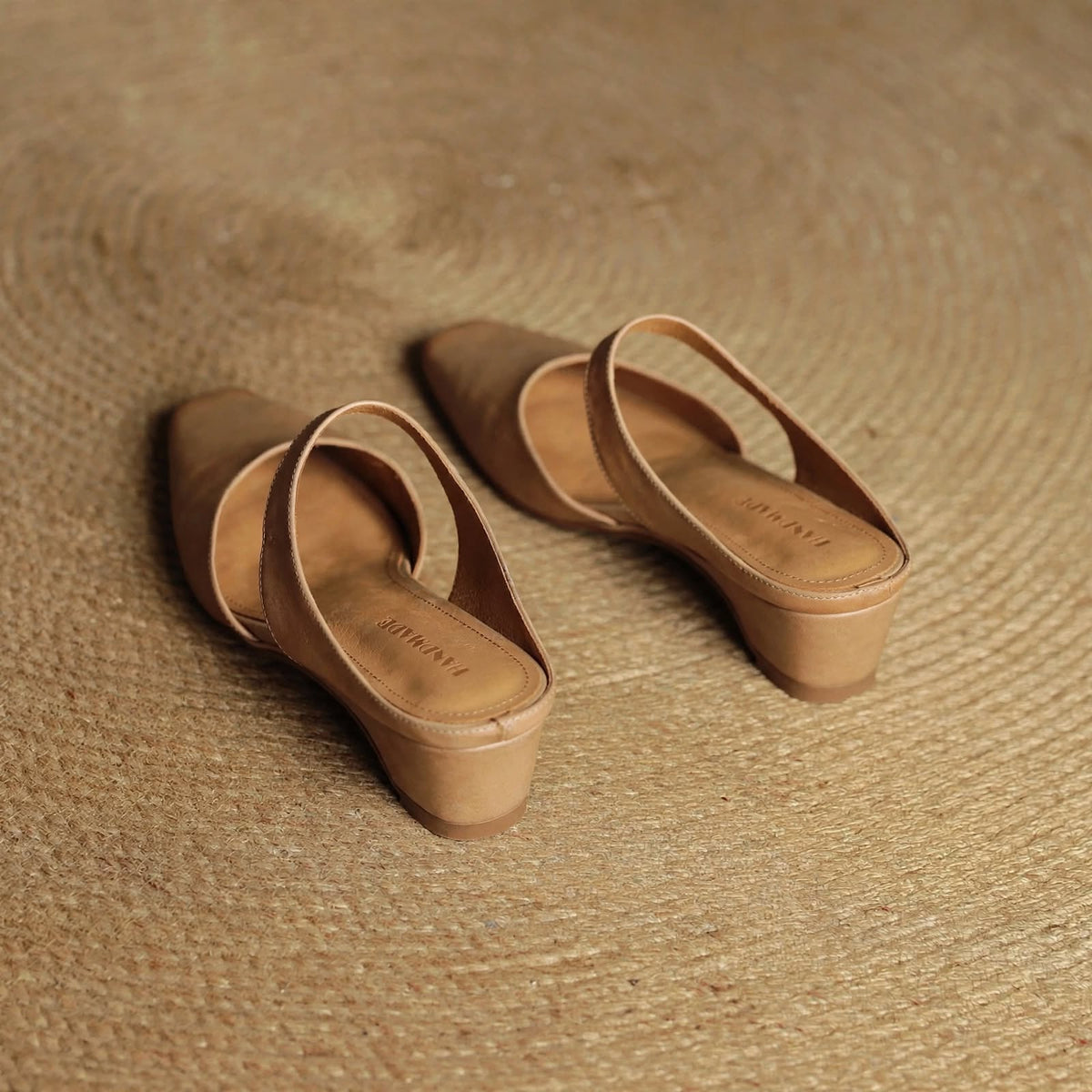 Mules Cavie in vera pelle con punta quadrata