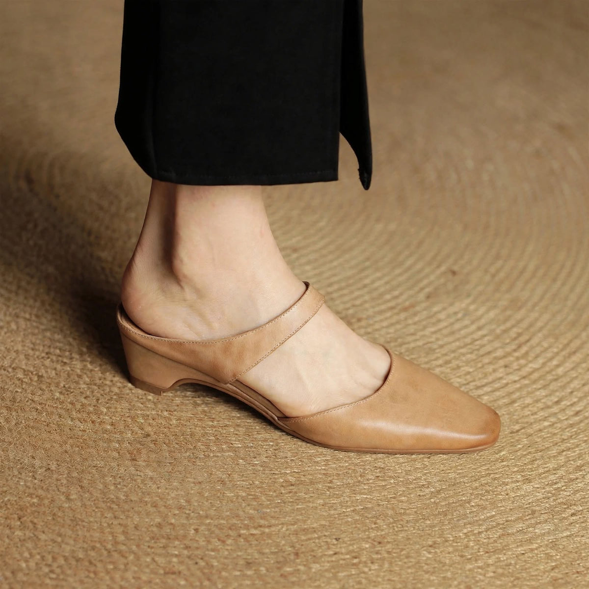 Mules Cavie in vera pelle con punta quadrata