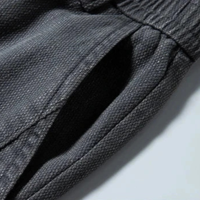 Pantaloni dal taglio slim