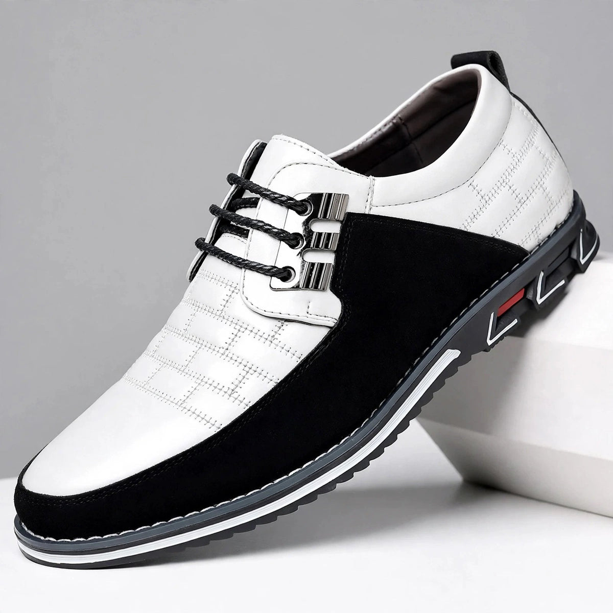 Sapatos de pele com atacadores Orlan